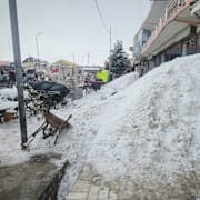 Snö täcker gatorna i staden Ghazni utanför Kabul.