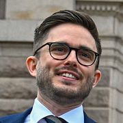 Liberalernas partisekreterare Fredrik Brange (L) och partiledare Simona Mohamsson (L).