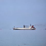 Fartyg väntar vid Hormuzsundet. Bilden togs den 11 mars.