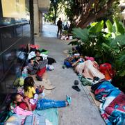 Venezuelanska migranter i Mexico City väntar på att flyga hem.