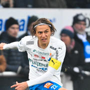 IFK Värnamos Simon Thern och en bild på Landskrona Bois. Lagen möts i ett dubbelmöte om en plats i allsvenskan 2025. 