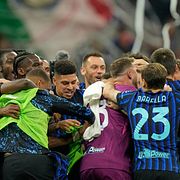 Inter-spelarna firar.