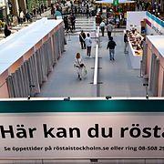 Förtidsröstning på Stockholms centralstation.