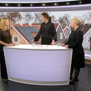 Elisabeth Thand Ringkvist och Camilla Brodin i SVT:s studio. 