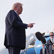 Trump svarar på frågor från reportrar, 2 maj.
