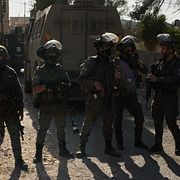 Israelisk polis på Västbanken, 21 oktober.