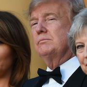 Melania och Donald Trump tillsammans med Theresa May. 