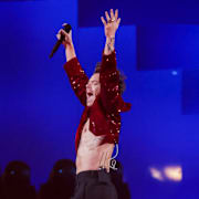 Harry Styles uppträder i London i februari 2023.