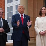 Trump möter Keir Starmer och frun 