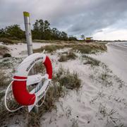 Mannen hittades på stranden i Kämpinge.