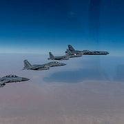 Amerikanska och saudiska stridsflyg. Illustrationsbild.