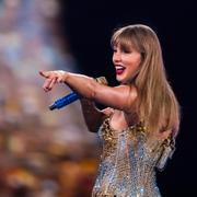 Taylor Swift under en konsert i Kanada 2024.