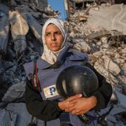 Frilansfotografen Mariam Dagga, 33, dödades på måndagen. Här är hon i Gaza den 14 juni.