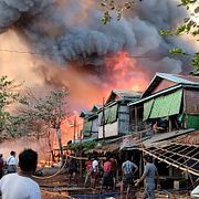 Bilden är från ett annat flyganfall i Rakhine den 8 januari i år. Bilden kommer från Arakanesiska armén.