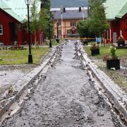 Väg i Åre park förstörd i ovädret.
