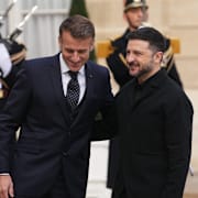 Emmanuel Macron och Volodymyr Zelenskyj. 