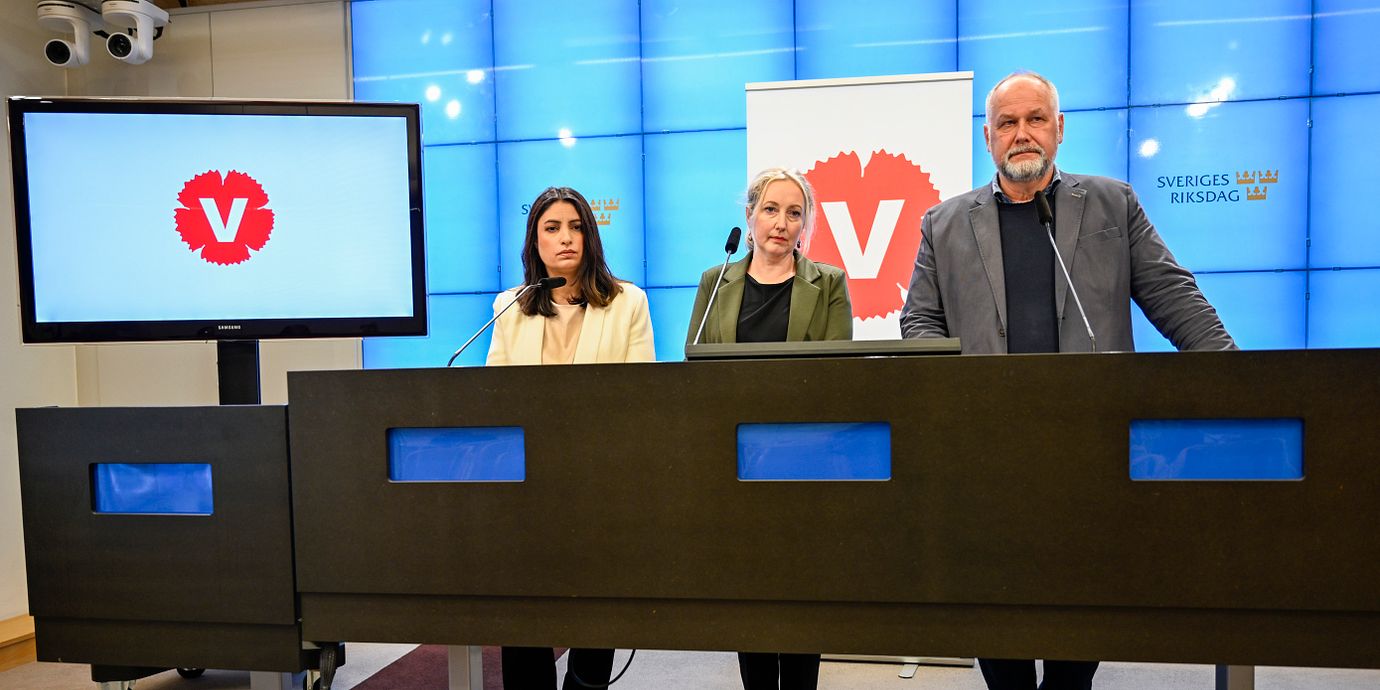 Vänsterpartiets ledare Nooshi Dadgostar samt EU-kandidaterna Hanna Gedin och Jonas Sjöstedt i torsdags.