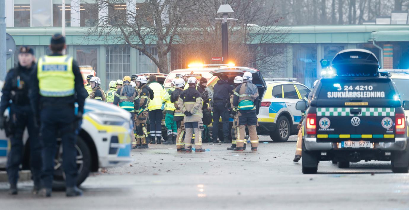 Polisinsats vid Risbergska skolan i Örebro.