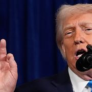 Donald Trump säger att USA ska ta tillbaka oljan om Venezuela har stulit. Vad menar han?