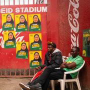 Affischer för Hassan i Arusha tidigare i oktober.