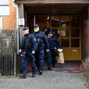 Bild från polisarbete i Södertälje i samband med det misstänkta mordet på Salwan Momika.