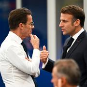 Emmanuel Macron och Ulf Kristersson vid EU-mötet i Budapest i november.