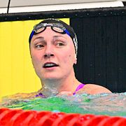 Sara Sjöström vinner damernas 50 meter fritt.