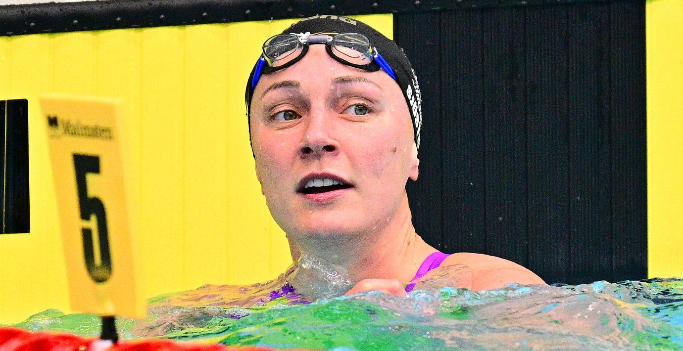 Sara Sjöström vinner damernas 50 meter fritt.