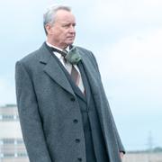 Stellan Skarsgård i Johan Rencks HBO-drama ”Chernobyl” har chans till vinst på nattens Emmygala.