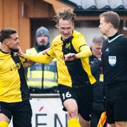 Mjällbys Alexander Johansson jublar efter 1-0 målet.