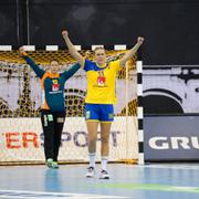 Sveriges Hanna Blomstrand, Filippa Idéhn, Johanna Westberg och Sabina Jacobsen under matchen i grupp B mellan Sverige och Polen i EgeTrans Arena i Bietingheim-Bissingen under handbolls-VM i Tyskland.