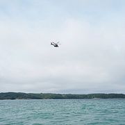 Räddningshelikopter utanför Tjörn efter olyckan.