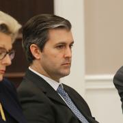 Arkivbild: Den sparkade polisen Michael Slager (mitten) i rättssalen under mordrättegången efter dödsskjutningen i Charleston, South Carolina. 