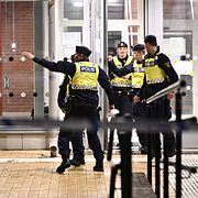Polisen på plats vid en skola i Solberga i södra Stockholm, 16 oktober.