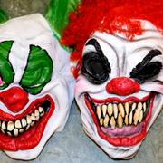 Arkivbild: Clownmasker