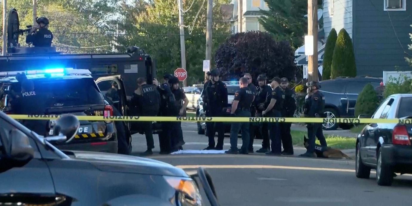 Polisen på plats efter masskjutningen i Erie i Pennsylvania.