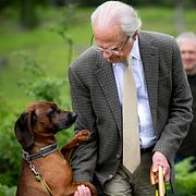 Kung Carl XVI Gustaf och hunden Bonnie.