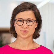 Pressbild på Hannah Neumann.