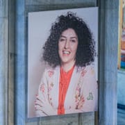 En bild på Narges Mohammadi. 