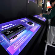 Arkivbild. SK Hynix monter på World IT Show i Seoul i april 2025. 