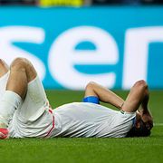 Irans Mehdi Taremi (9) deppar efter slutsignalen.