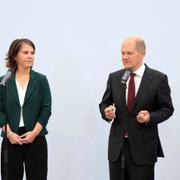 De grönas Annalena Baerbock, SPD:s Olaf Scholz och FDP:s Christian Lindner.