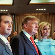 Trump är ordförande i Trump Organization. Här med barnen Eric, Donald Jr och Ivanka.