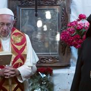 Påve Franciskus besökte ett minnesmonument i Jerevan under lördagen.