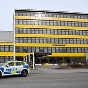 Ett 20-tal skolor i Borlänge hålls stängda under dagen efter ett potentiellt hot om våld.