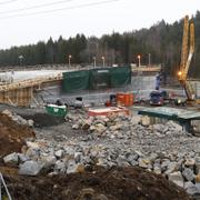 Trafiken fick stängas av på E6 i båda riktningarna mellan Kungsbacka norra och Sandsjöbacka, söder om Göteborg.
