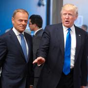 Donald Tusk och Donald Trump 2017. 