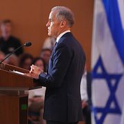 Kanadas premiärminister Mark Carney höll under måndagen ett tal i en synagoga i Toronto.