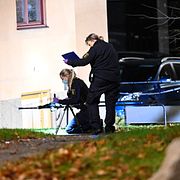 Polisens tekniker på plats efter skjutningen.