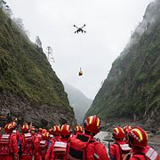 Räddningsarbetare i Tibet.
